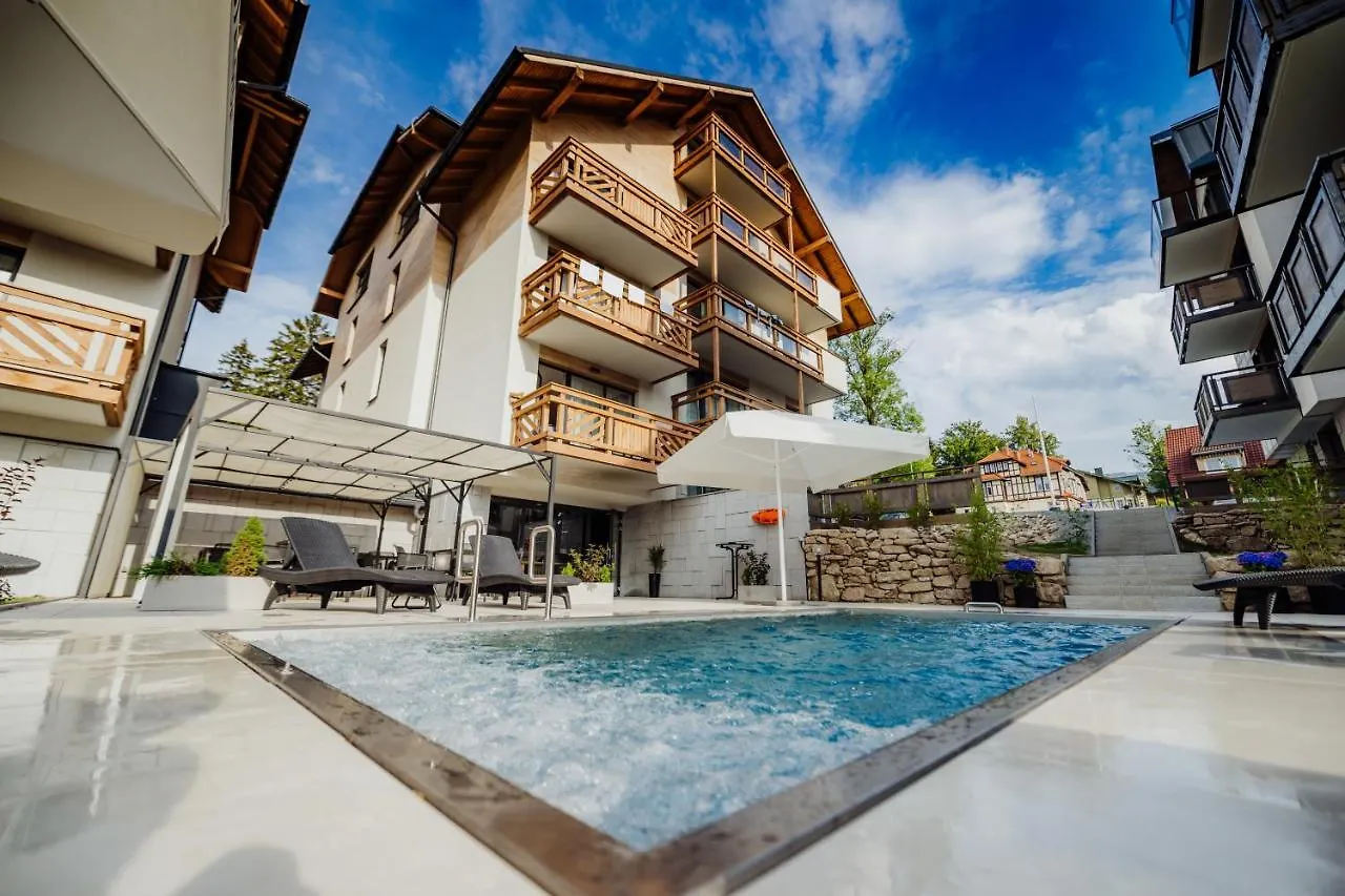 Five Seasons Three Aparthotel פולין
